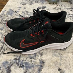 Men’s nike sneakers black and red